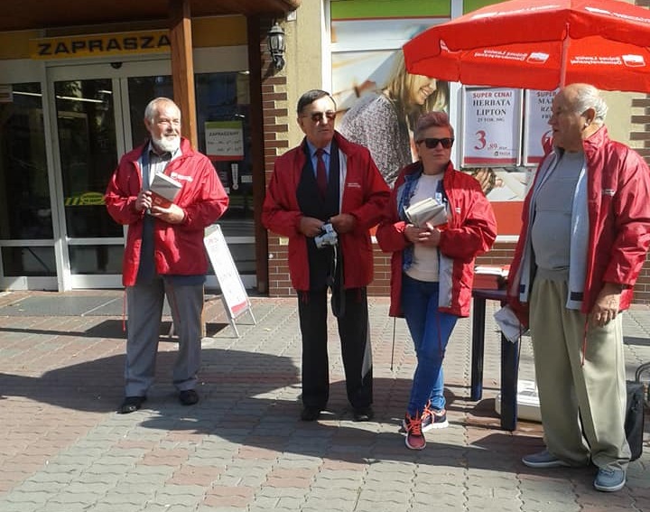 Akcja rozdawania konstytucji - Leżajsk