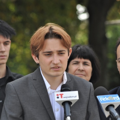 Głos zabiera Tytus Kacprzak - lider Młodej Lewicy, członek władz wojewódzkich